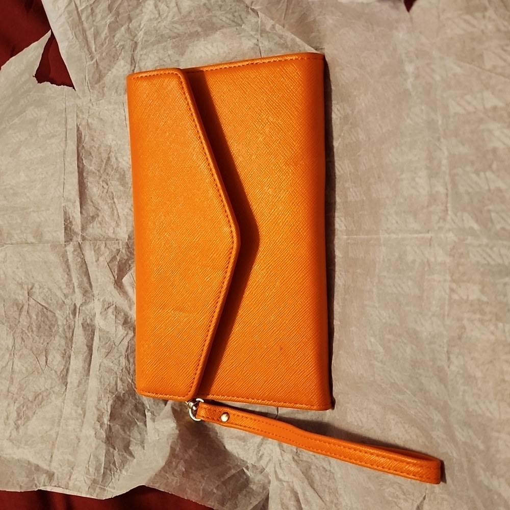TRAVELAMBO CLUTCH
